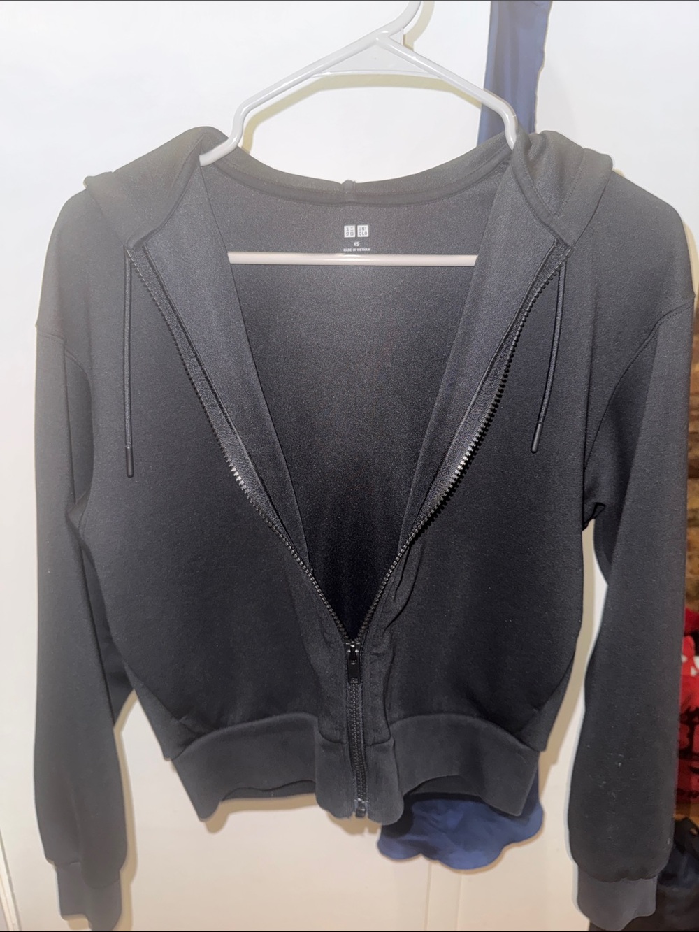 Uniqlo Black Zip-Up Hoodie Jacket